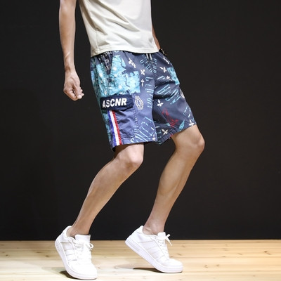 Μοντέρνα ανδρικά σορτς σε διάφορα μοντέλα