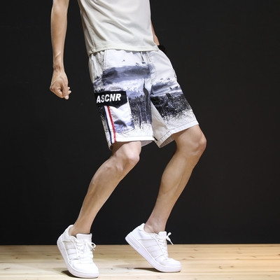 Μοντέρνα ανδρικά σορτς σε διάφορα μοντέλα