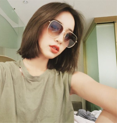 Ενδιαφέρουσα γυαλιά ηλίου σε διάφορα χρώματα