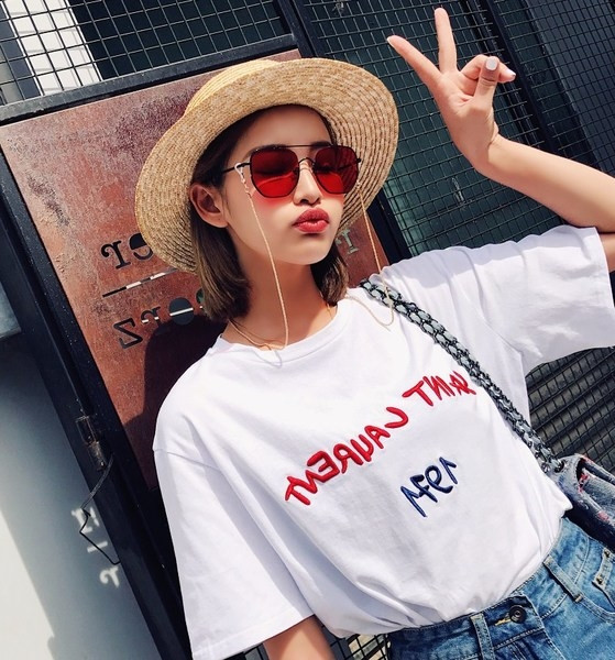 Ενδιαφέρουσα γυαλιά ηλίου σε διάφορα χρώματα