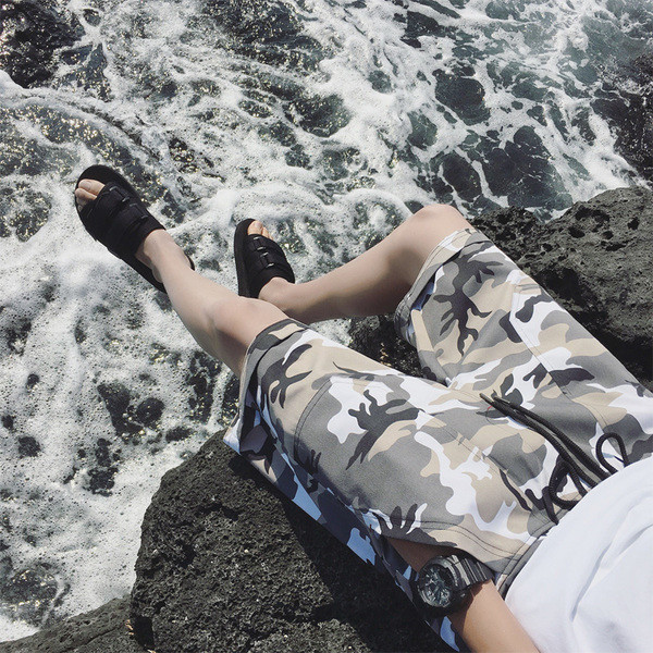 Pantaloni moderni pentru bărbați de camuflaj