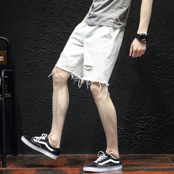 Pantaloni scurți pentru bărbați cu motive rupte în alb și negru