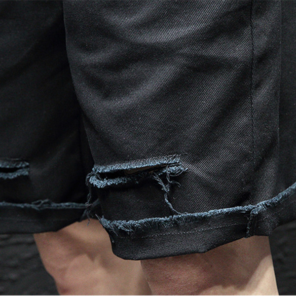 Pantaloni scurți pentru bărbați cu motive rupte în alb și negru