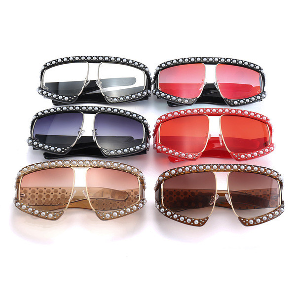 Ochelari de damă non-standard cu perle