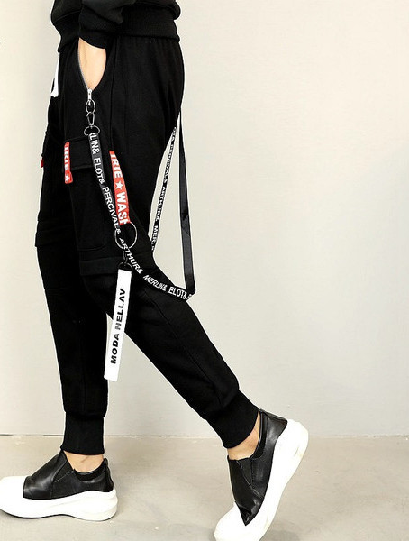 Αθλητικά ανδρικά παντελόνια με ελαστική μέση και εξωτερικές τσέπες σε μαύρο χρώμα