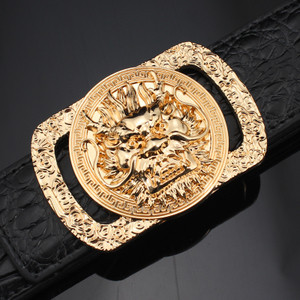 Ανδρική ζώνη σε διάφορα μοντέλα με διαφορετικές πόρπες