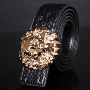 Ανδρική ζώνη σε διάφορα μοντέλα με διαφορετικές πόρπες