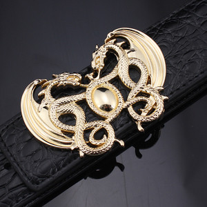 Ανδρική ζώνη σε διάφορα μοντέλα με διαφορετικές πόρπες