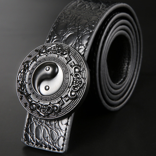 Ανδρική δερμάτινη ζώνη με μεταλλική πόρπη σε σκούρο χρώμα