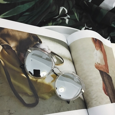 Κομψά γυναικεία γυαλιά σε διάφορα χρώματα