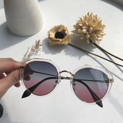 Κομψά γυναικεία γυαλιά σε διάφορα χρώματα