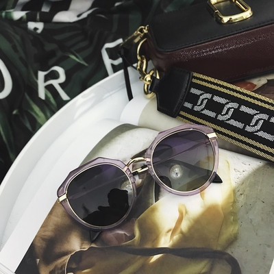 Κομψά γυναικεία γυαλιά σε διάφορα χρώματα