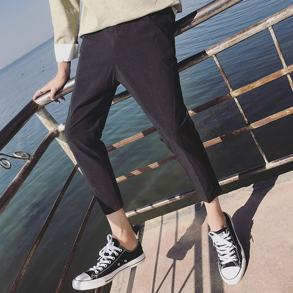 Pantaloni confortabili pentru bărbați cu lungime de 9/10 în trei culori