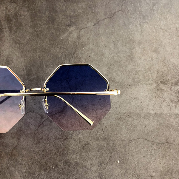 Γυναικεία γυαλιά ηλίου με ένα λεπτό πλαίσιο σε διάφορα χρώματα