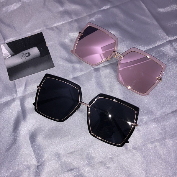 Ενδιαφέρουσες γυναικεία  γυαλιά ηλίου σε διάφορα χρώματα