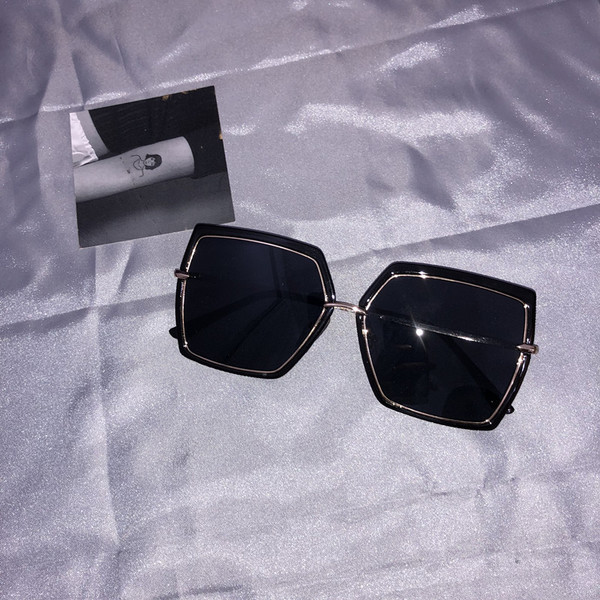 Ενδιαφέρουσες γυναικεία  γυαλιά ηλίου σε διάφορα χρώματα