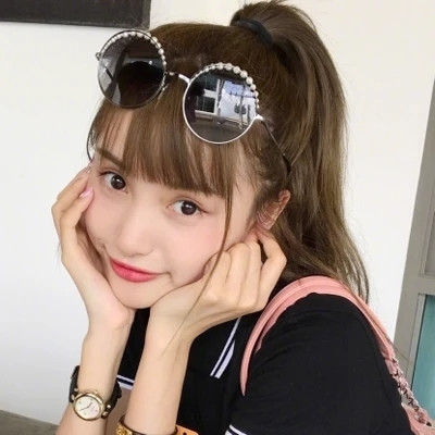 Γυαλιά ηλίου με στρογγυλό σχήμα και πέρλες