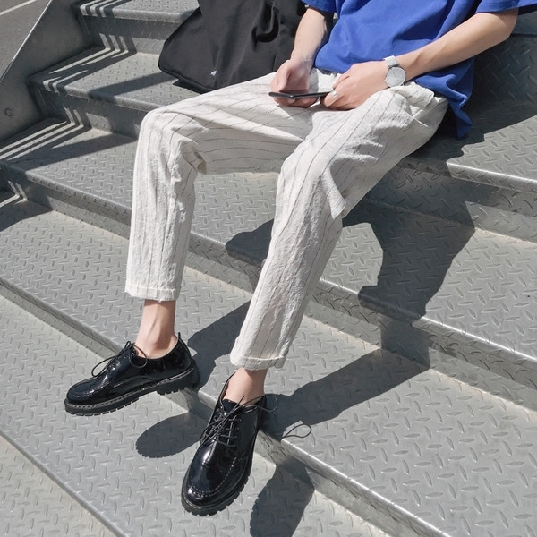 Ανδρικά παντελόνια σε λευκό και μαύρο χρώμα