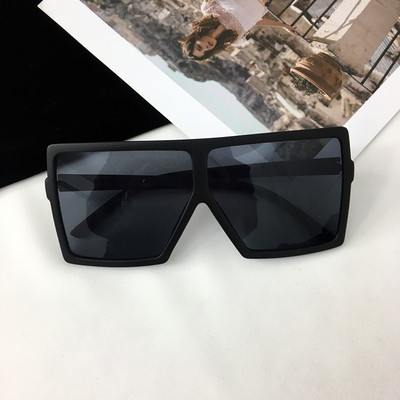 Γυναικεία γυαλιά ηλίου σε τετράγωνη μορφή