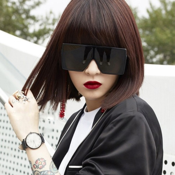 Γυναικεία γυαλιά ηλίου σε τετράγωνη μορφή