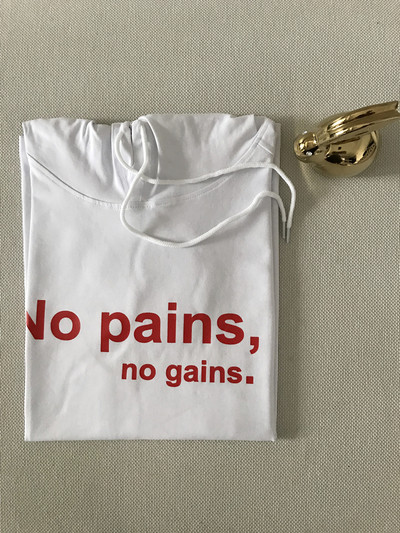 Ανδρικό αμάνικο  με κουκούλα σε δύο χρώματα με επιγραφή