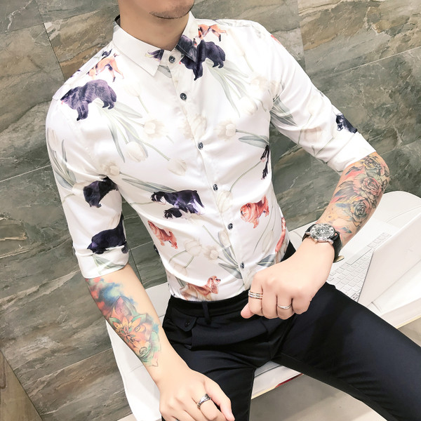 Cămașă bărbătească din satin cu motive florale în alb-negru