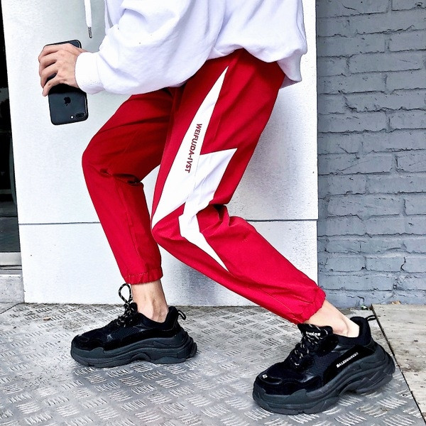 Αθλητικά αντρικά παντελόνια με μαύρο και κόκκινο χρώμα