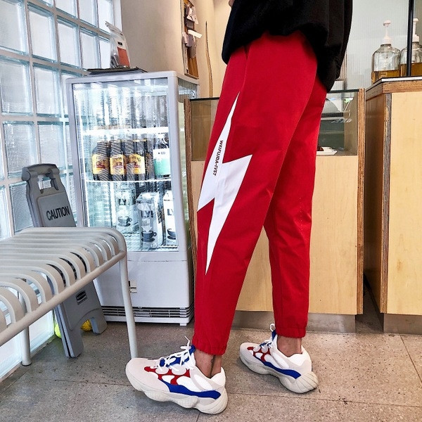 Αθλητικά αντρικά παντελόνια με μαύρο και κόκκινο χρώμα