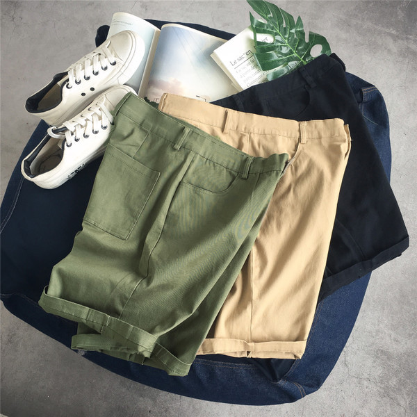 Pantaloni scurți pentru bărbați în negru, verde și bej