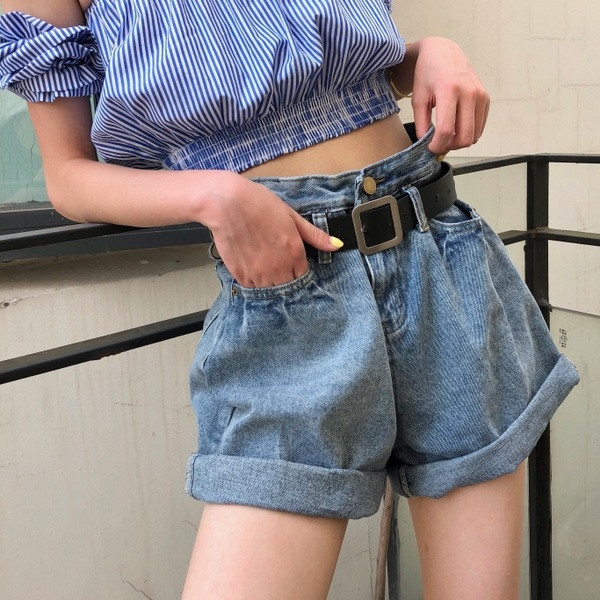 Pantaloni scurti de dama cu talie inalta