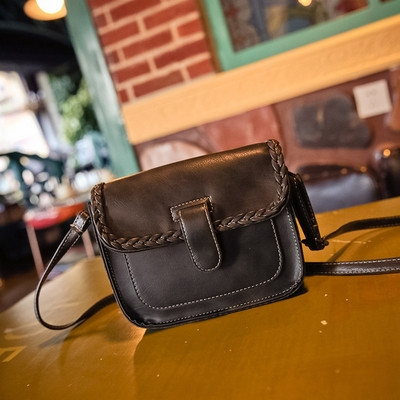 Καθημερινή γυναικεία τσάντα σε τέσσερα χρώματα