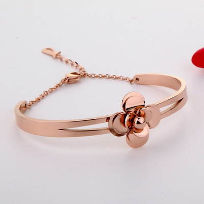 Μοντέρνο βραχιόλι κυρίες