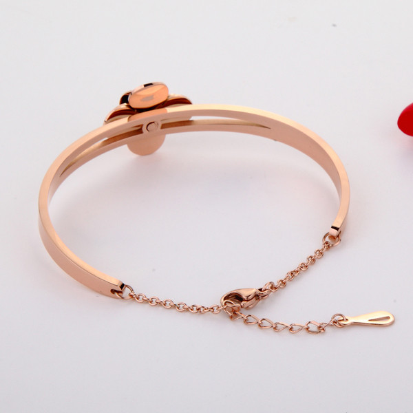 Μοντέρνο βραχιόλι κυρίες