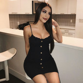 Γυναικείο φόρεμα με V-neckline και λεπτές λωρίδες σε μαύρο χρώμα