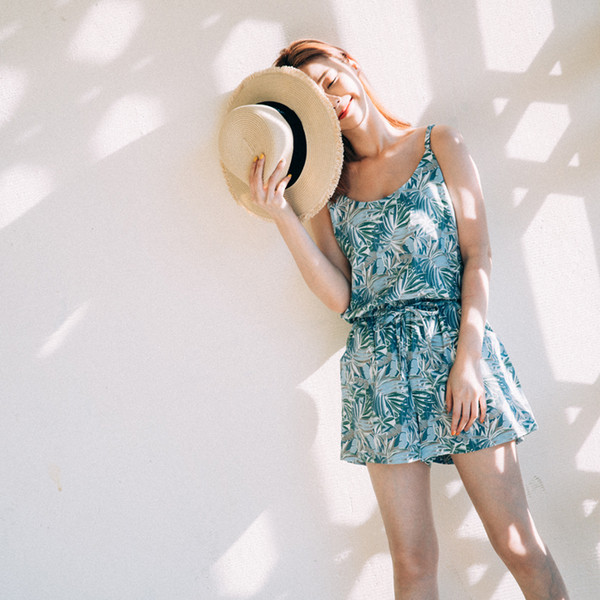 Salopeta de dama cu motive florale in doua culori cu talie inalta