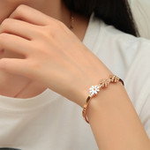 Κομψό γυναικείο βραχιόλι με floral μοτίβα