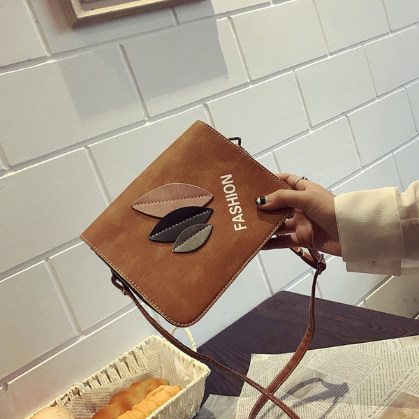 Geanta de dama cu decor 3D si inscriptie in mai multe culori