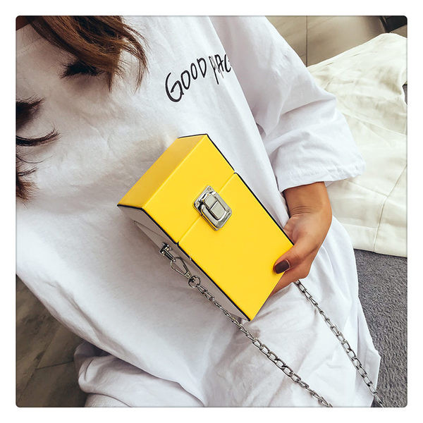 Geanta mica de dama cu lant in galben, roz si alb