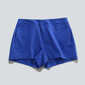 Γυναικεία καθαρά μικρά παντελόνια σε ανοιχτόχρωμο χρώμα