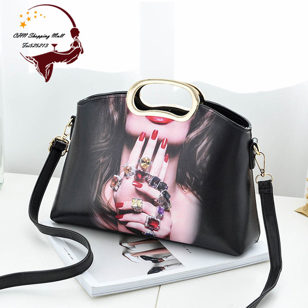 Σύγχρονη γυναικεία τσάντα με μεγάλη λαβή σε διάφορα μοντέλα