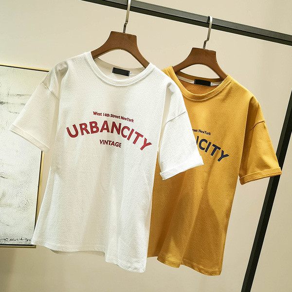 Μοντέρνα γυναικεία T-shirt με πολλές εκτυπώσεις