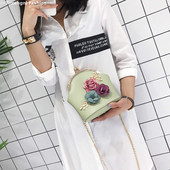 Σύγχρονη γυναικεία τσάντα με 3D floral διακόσμηση σε διάφορα χρώματα