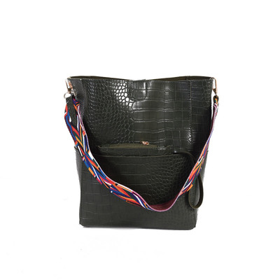 Άνετη τσάντα με πολύχρωμη λαβή σε διάφορα χρώματα