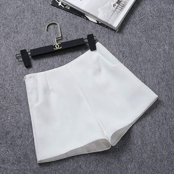 Елегантни дамски къси панталони от плат с висока талия