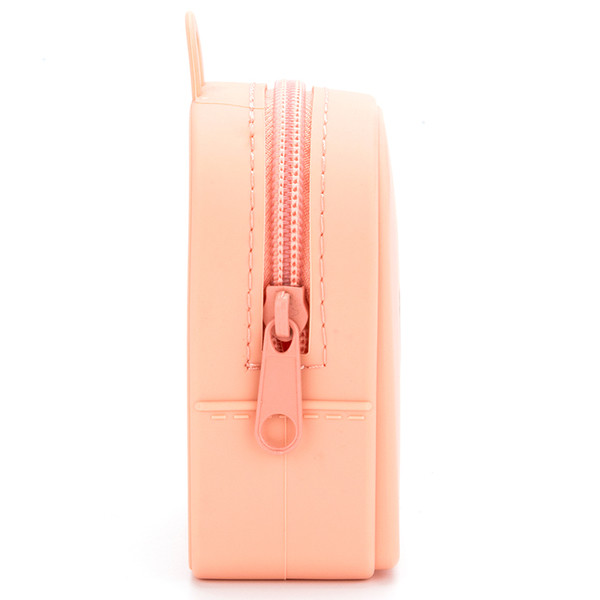 O poseta pentru copii mici cu aplicatie in trei culori