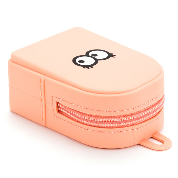 O poseta pentru copii mici cu aplicatie in trei culori