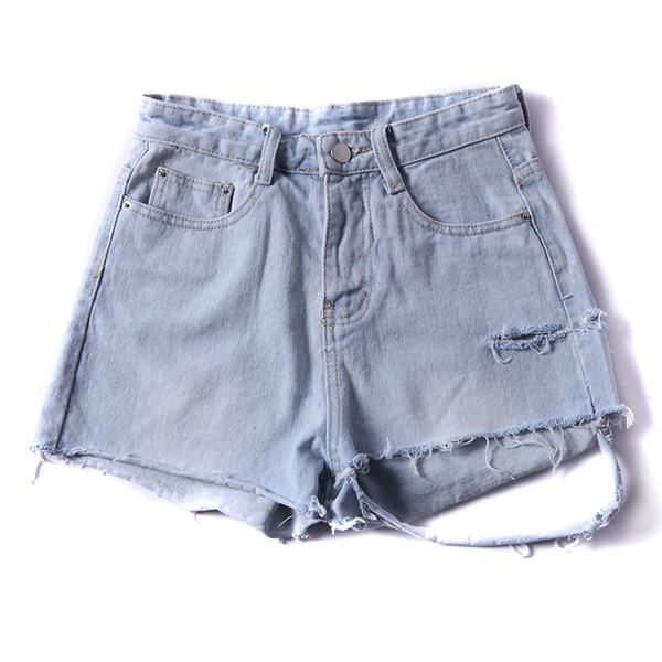 Модерни дамски къси панталони в светъл цвят 