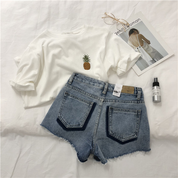 Интересни дамски къси дънки с висока талия походящи за ежедневие