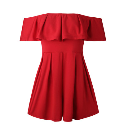 Μοντέλο κοπής μοντέρνων γυναικών σε μαύρο και κόκκινο χρώμα