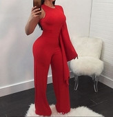 Μοντέρνες γυναικείες φόρμες σε τρία χρώματα